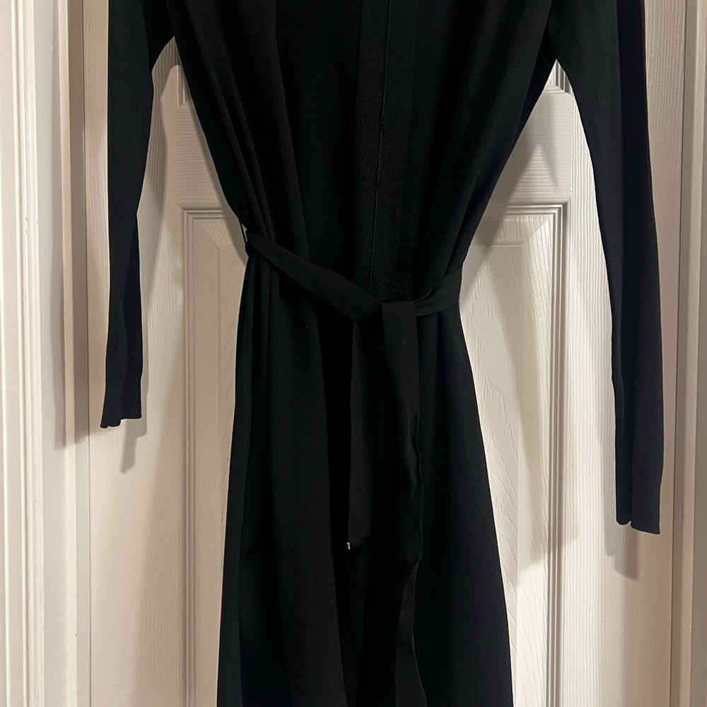White House Black Market Long Cardigan With Belt

Sz: S